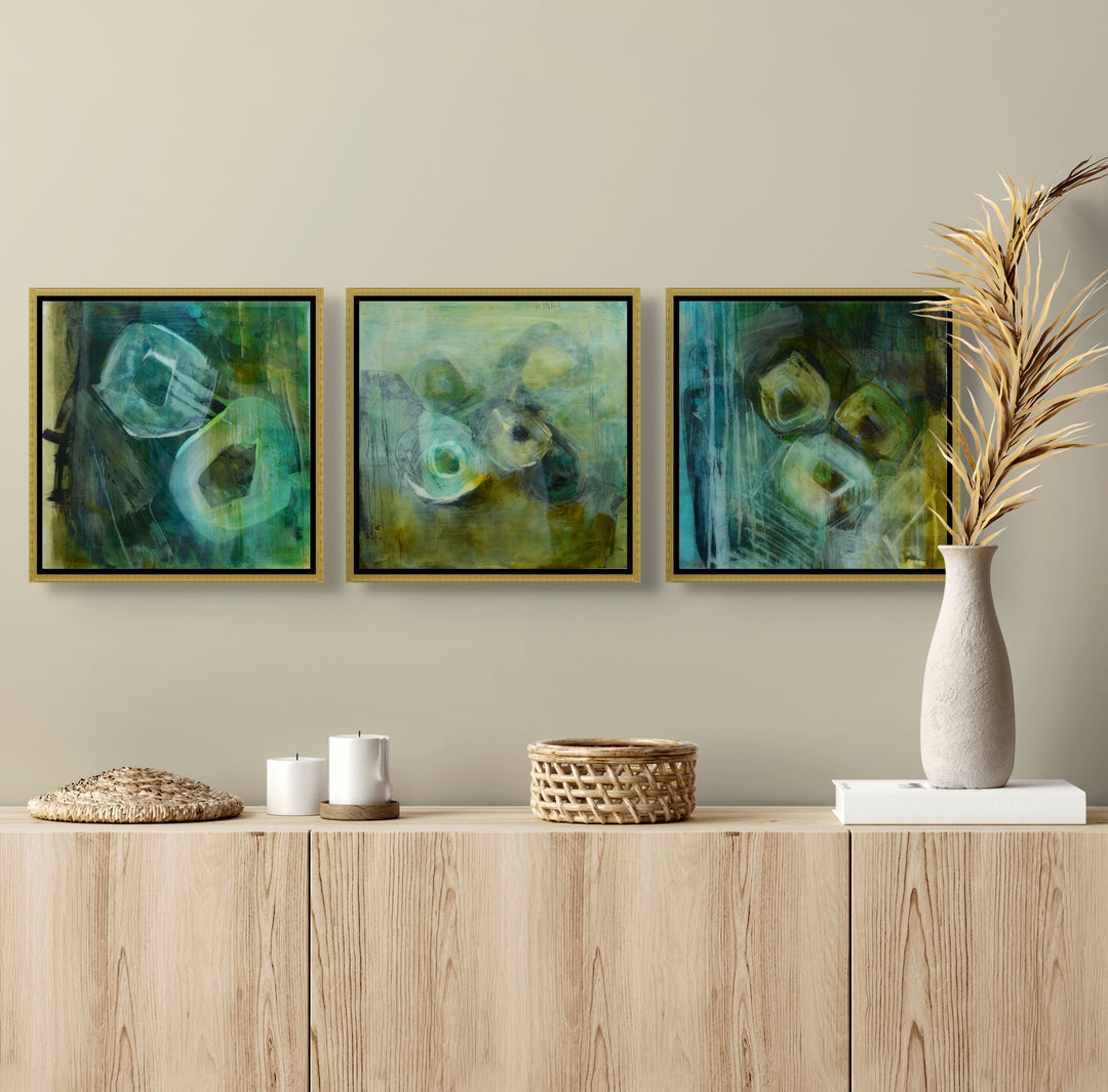 Abstract painting gifts in resin.